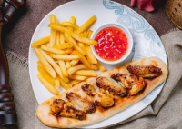 Chicken wings & french fries