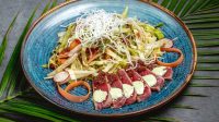 Ton Balıqlı Tataki Salatı