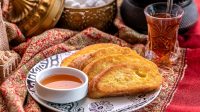 Yumurtalı çörək bal ilə